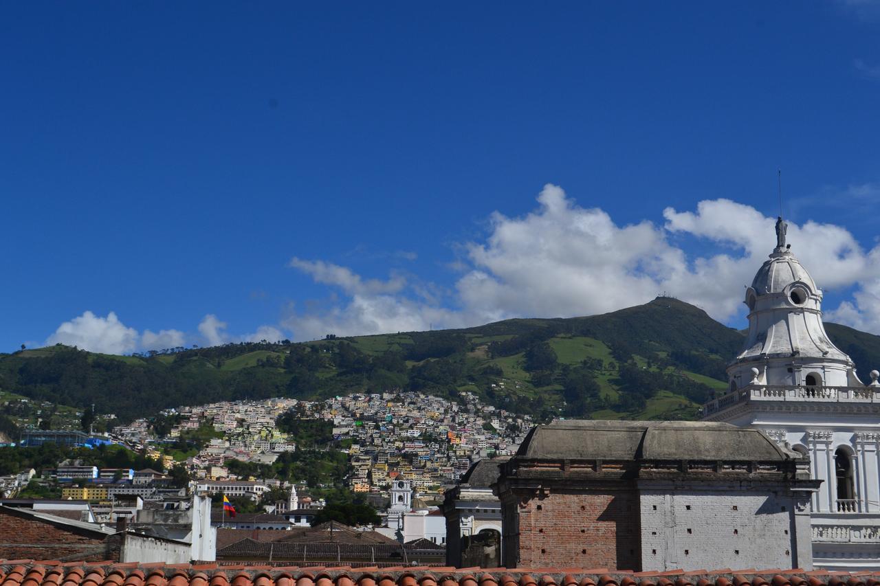Hostal Quito Cultural Esterno foto