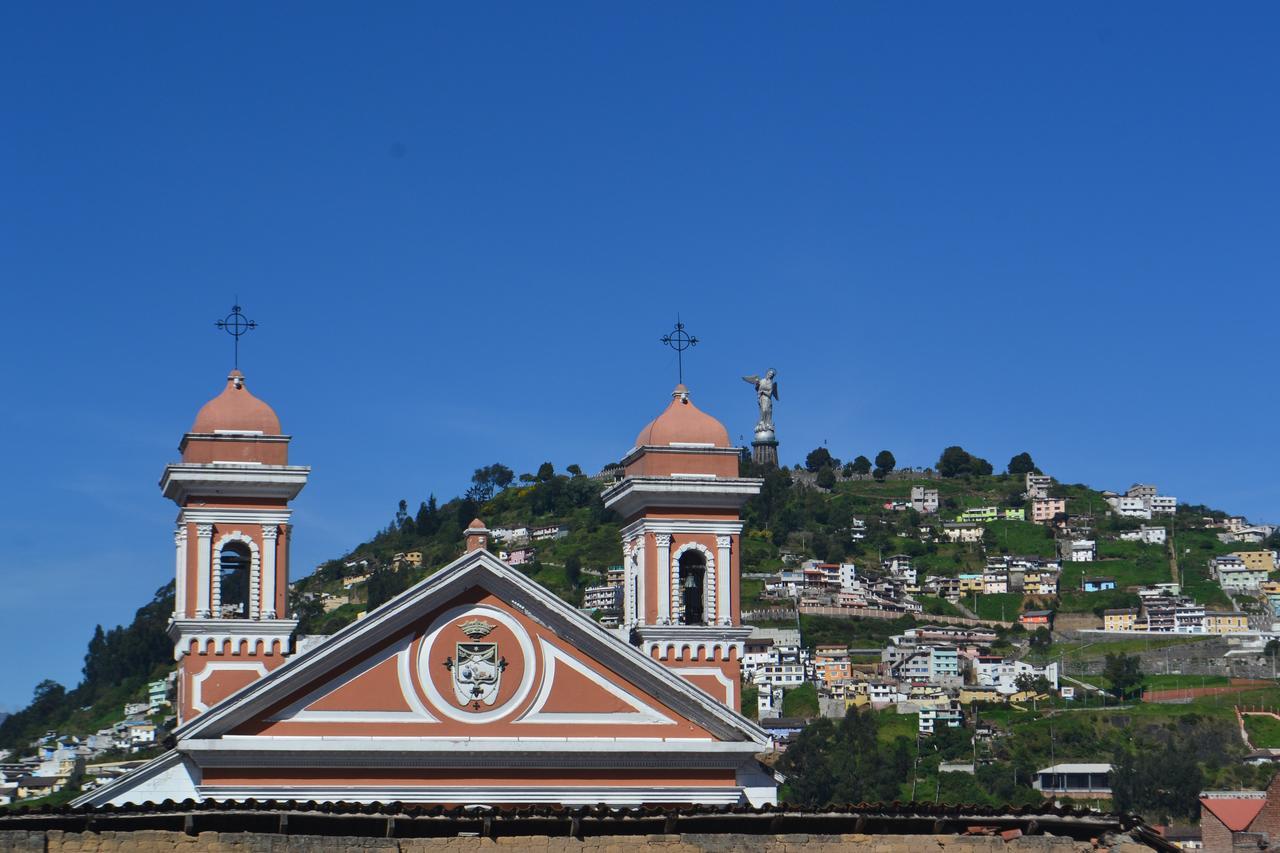 Hostal Quito Cultural Esterno foto