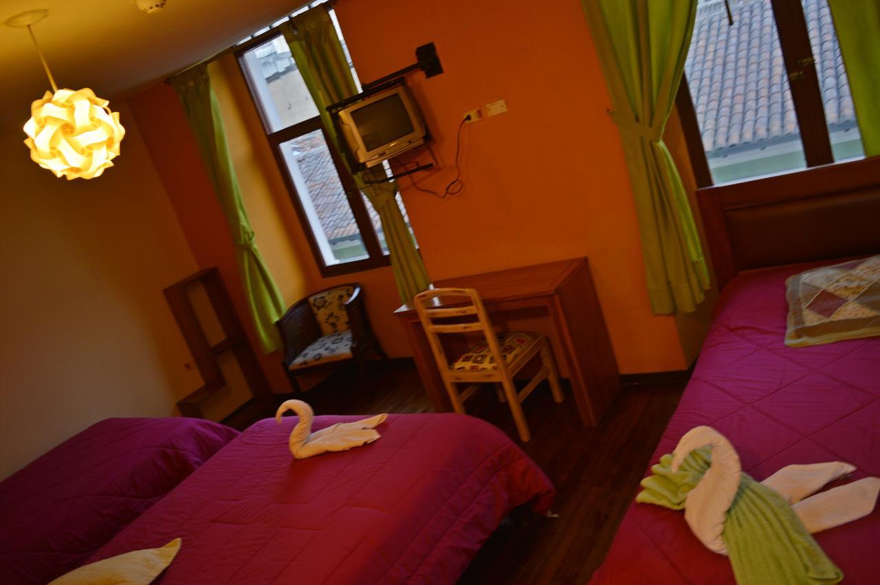 Hostal Quito Cultural Esterno foto