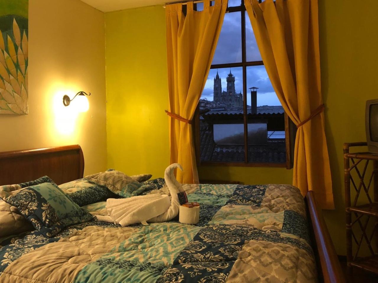 Hostal Quito Cultural Esterno foto